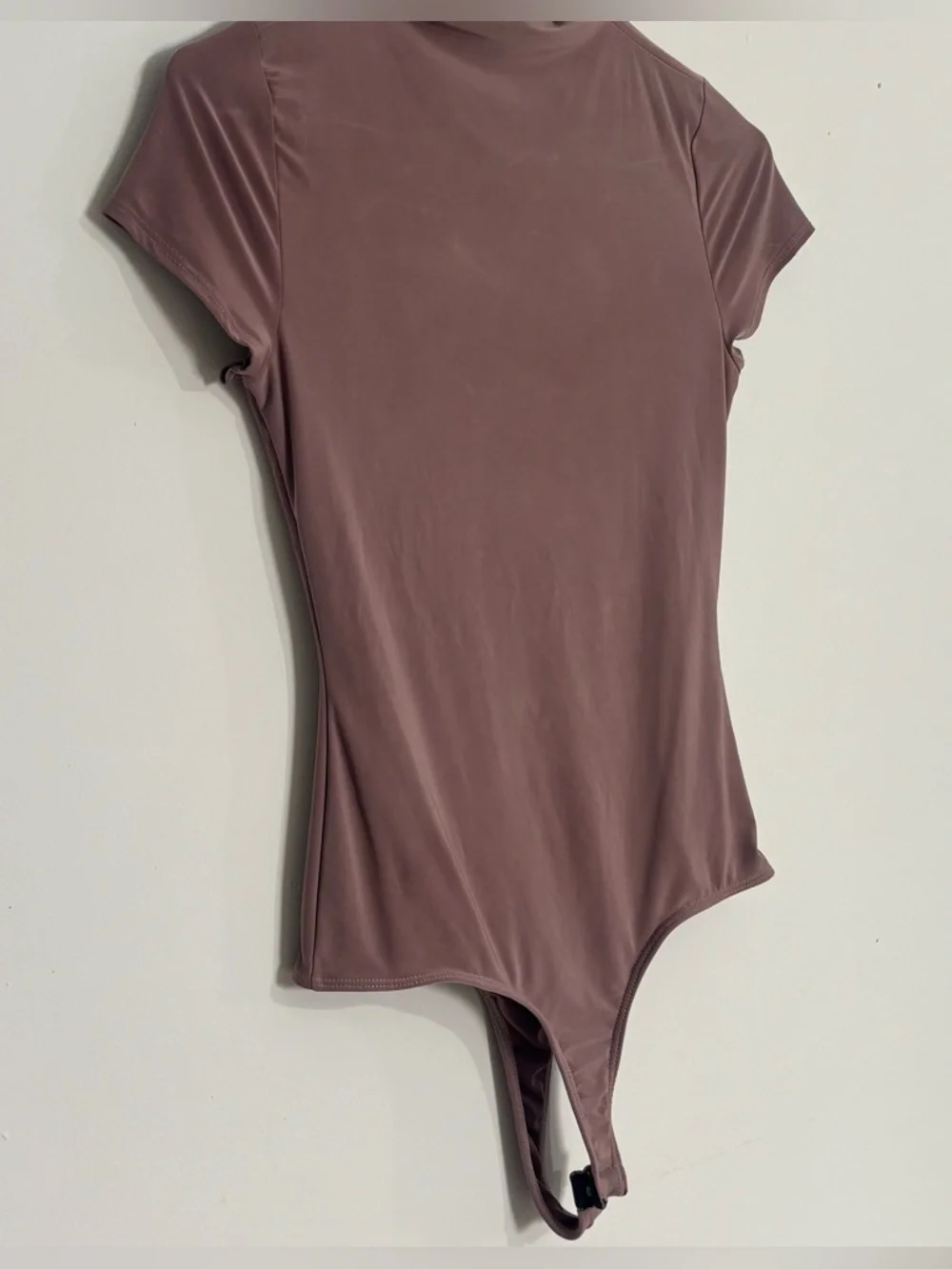 Mauve Mock Neck Bodysuit | Fitted Short Sleeve Top Women’s Small - Picture 3 of 5